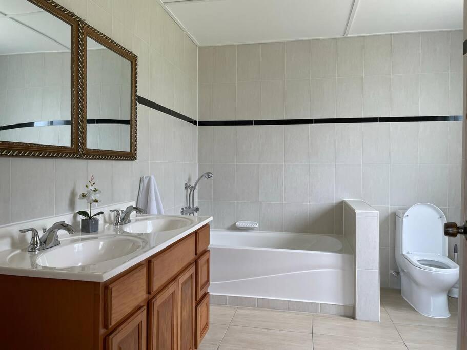 Spring Garden Mobay Resort Luxurious Apartments Montego Bay Kültér fotó